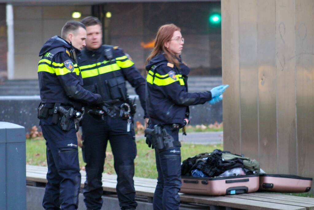 Politie doet onderzoek naar verdachte koffer metrostation Dijkzigt