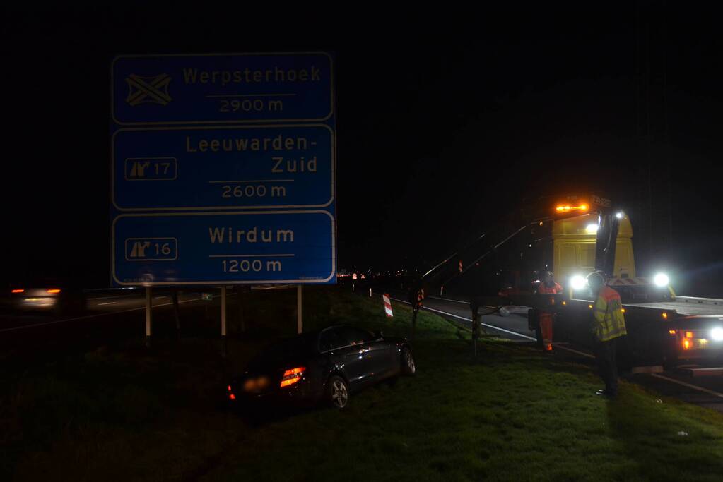 Automobilist verliest controle over het stuur en belandt in greppel