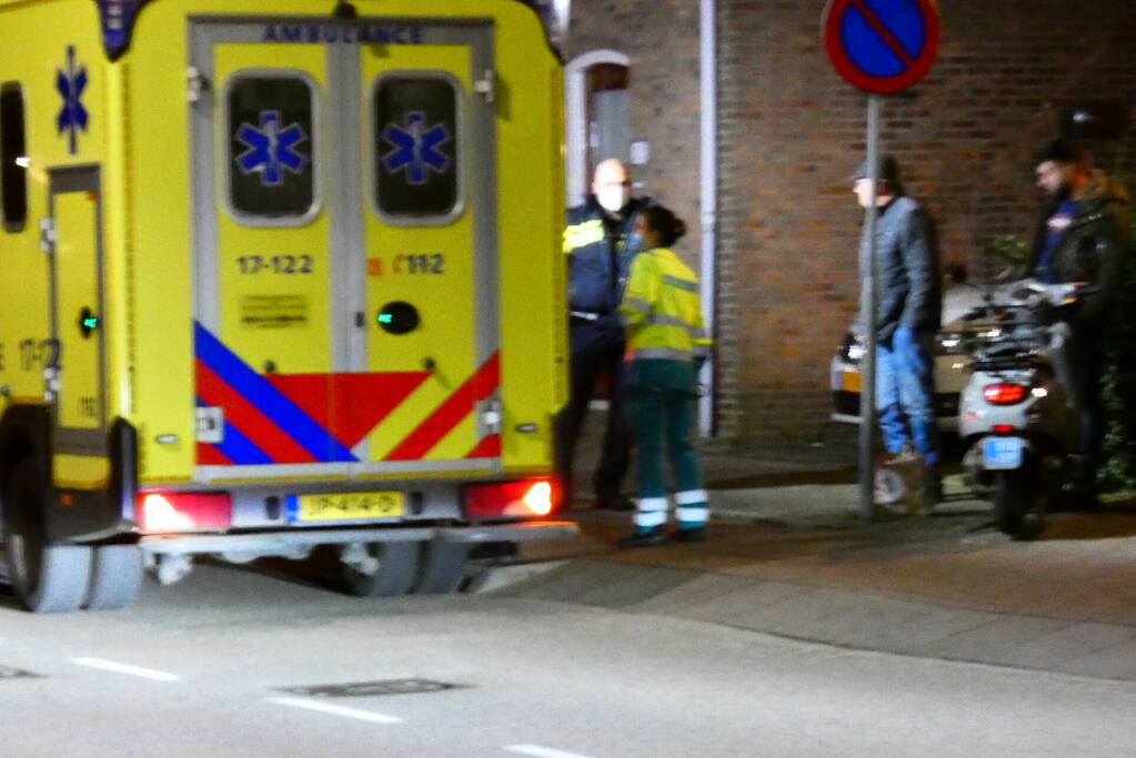 Scooterrijder aangereden door personenauto