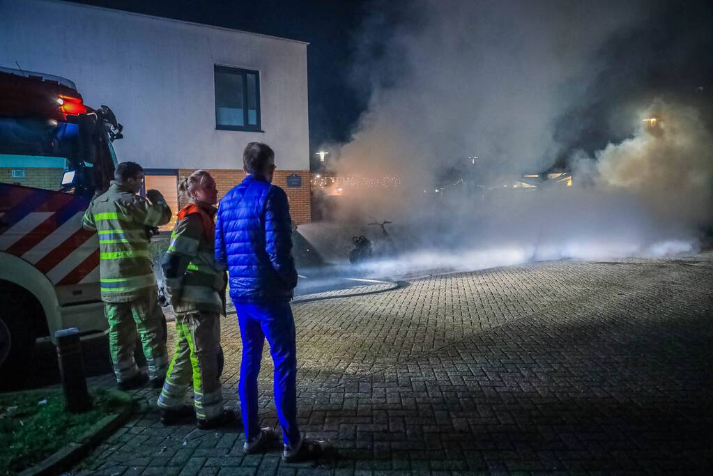 Go Sharing scooter volledig in brand