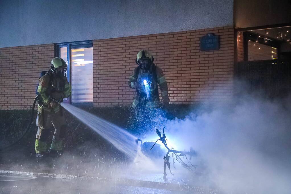 Go Sharing scooter volledig in brand