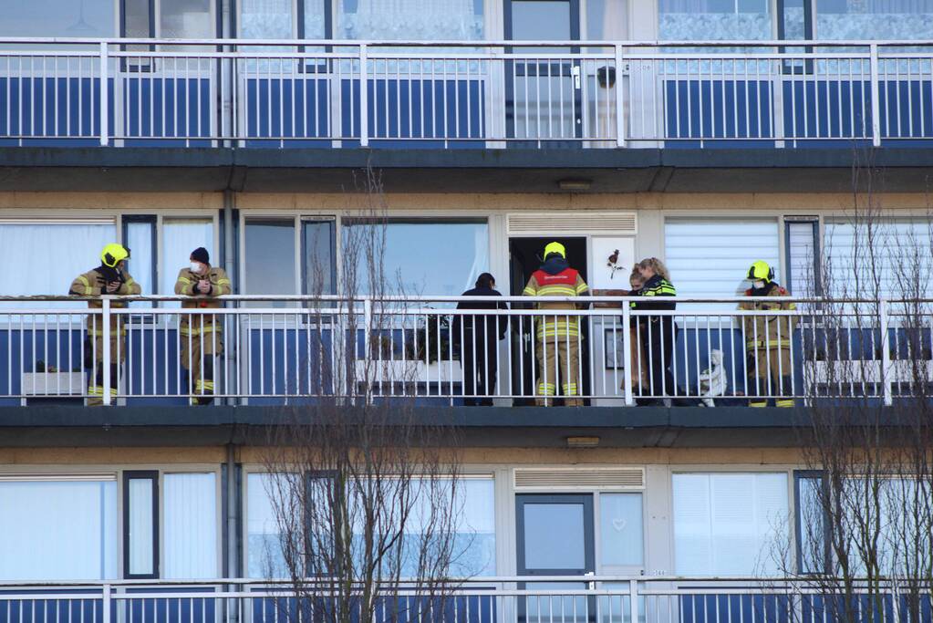 Traumahelikopter landt na brand in woning