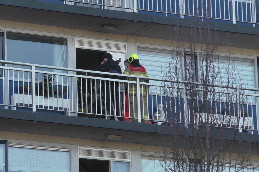 Traumahelikopter landt na brand in woning