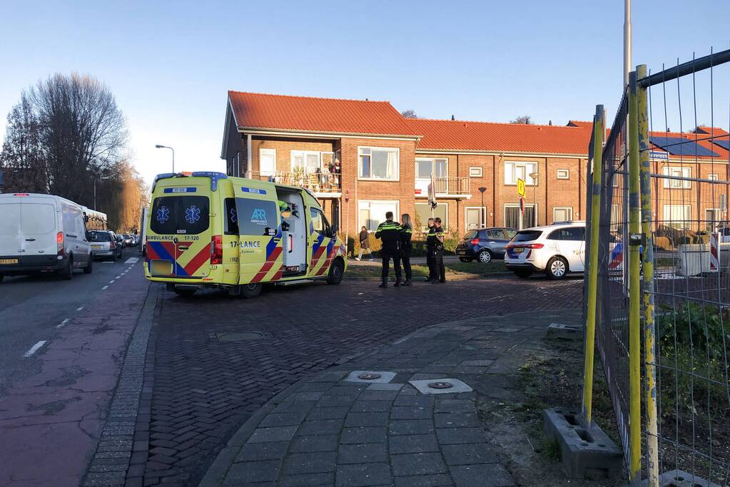 Fietser zwaargewond bij botsing met auto