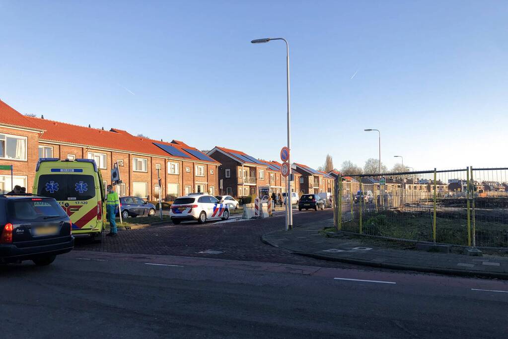 Fietser zwaargewond bij botsing met auto