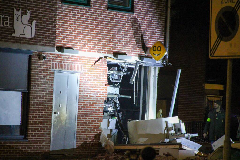 Gevel verwoest na opblazen geldautomaat