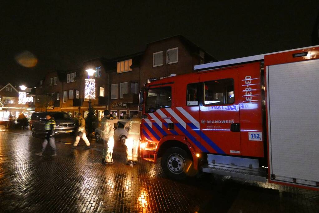 Brandweer doet onderzoek naar vreemde lucht