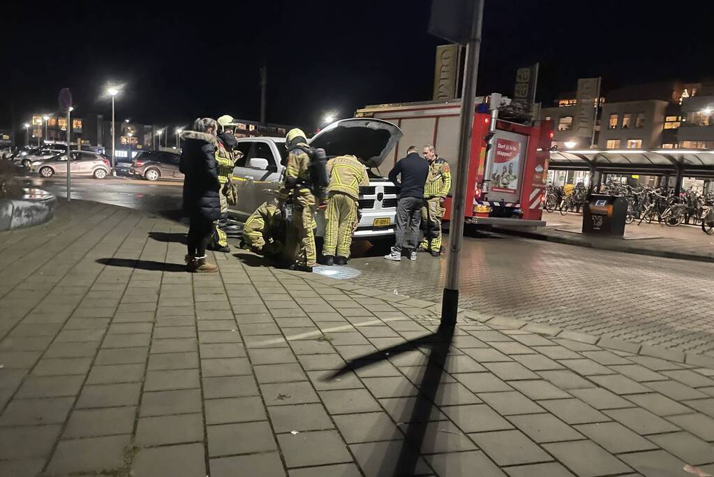 Onderzoek naar brand in motorcompartiment