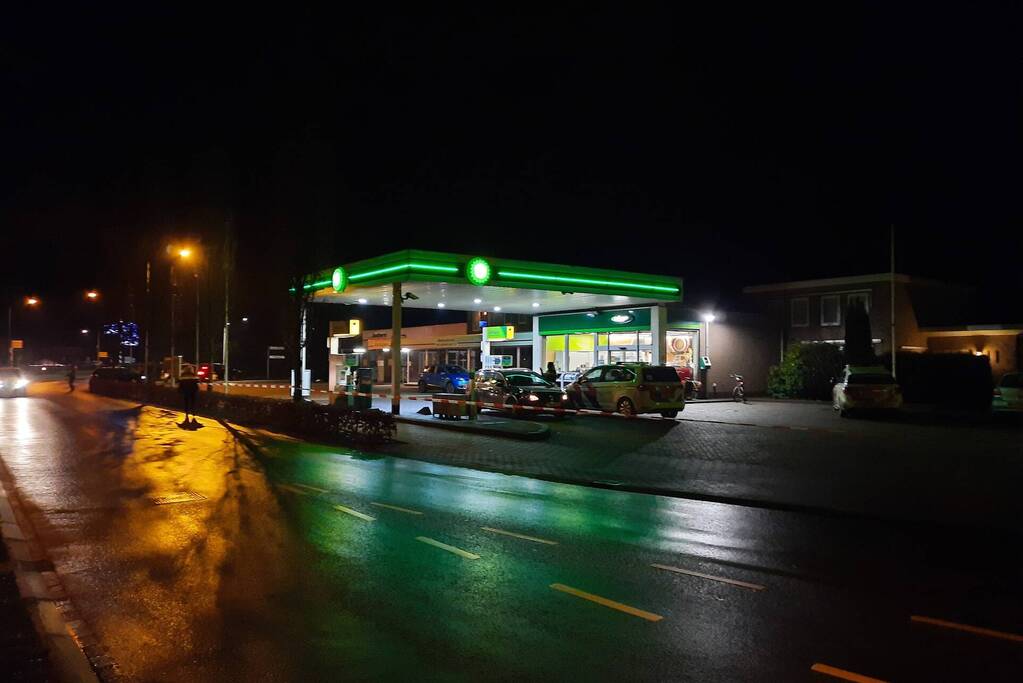 Politie doet onderzoek naar overval op tankstation