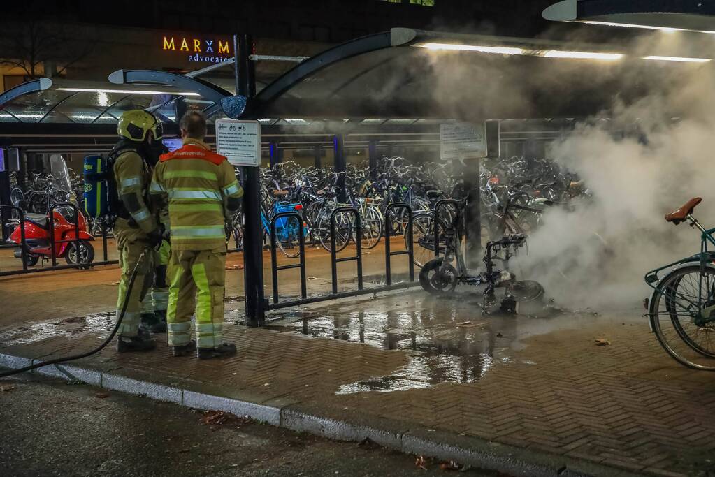 Deelscooter van Go-Sharing opnieuw uitgebrand