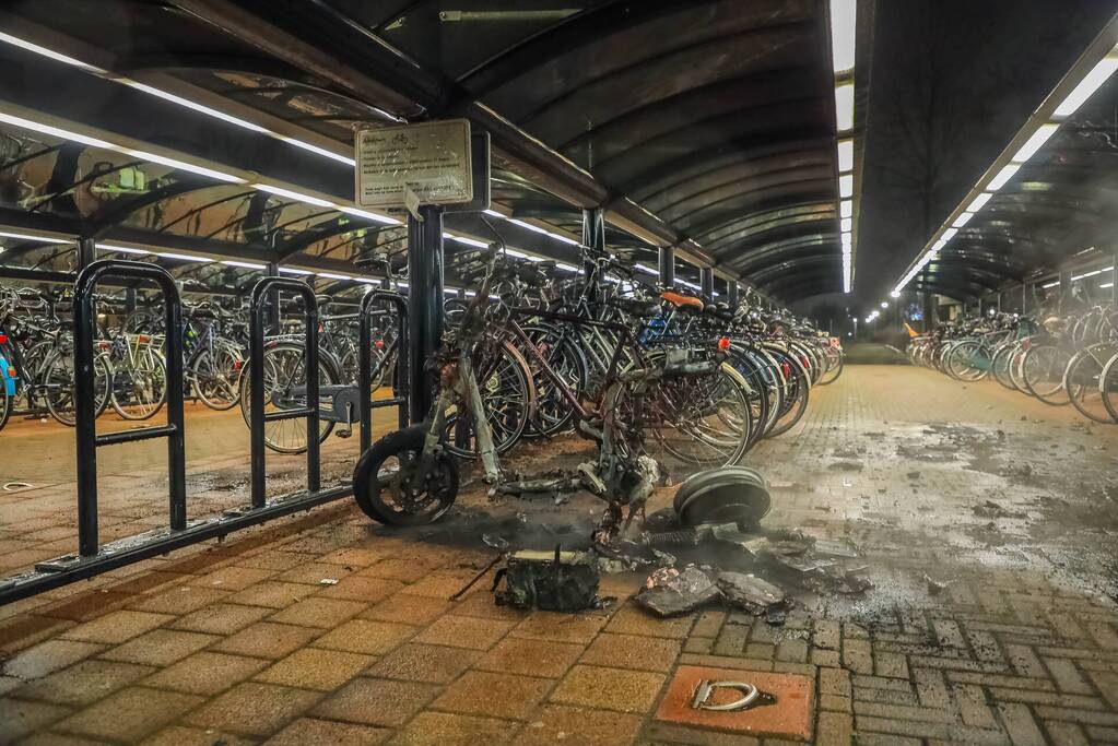 Deelscooter van Go-Sharing opnieuw uitgebrand