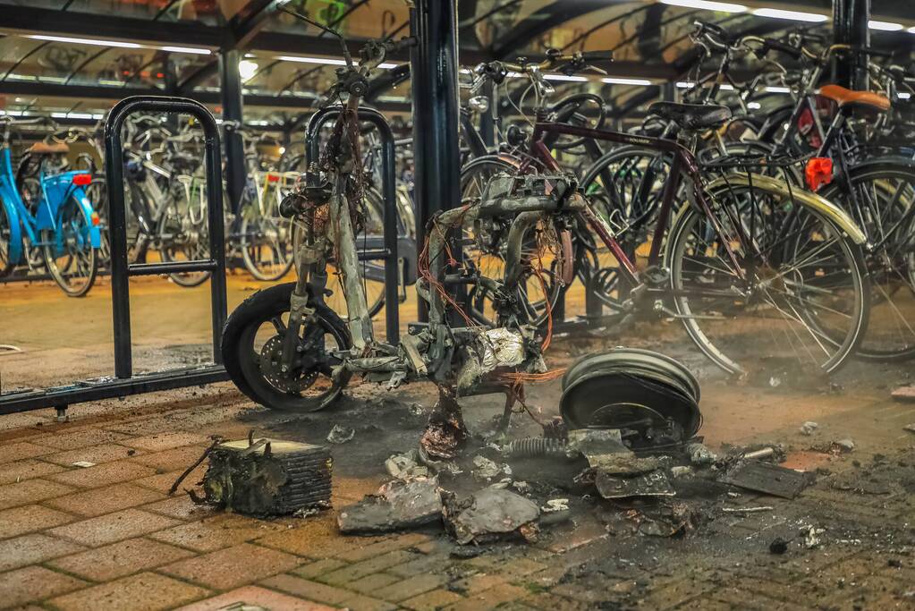 Deelscooter van Go-Sharing opnieuw uitgebrand