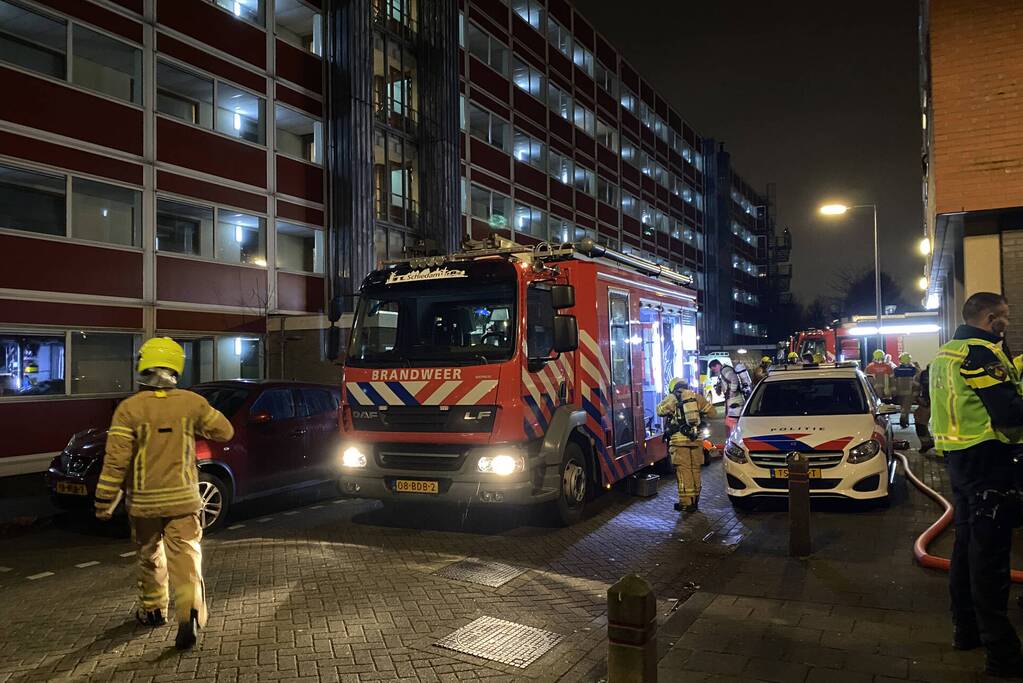 Kind gewond bij grote brand in flat