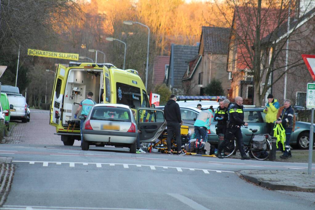 Fietser gewond door ongeval op kruising met personenauto