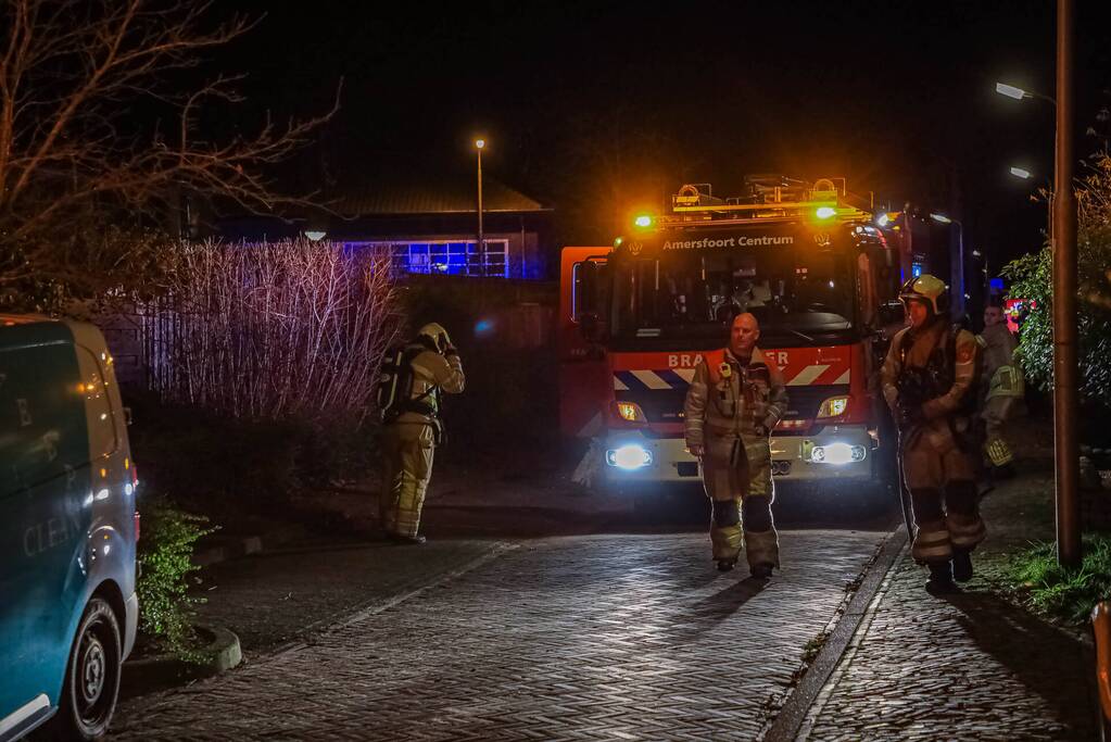 Voorkant van bestelbus volledig uitgebrand