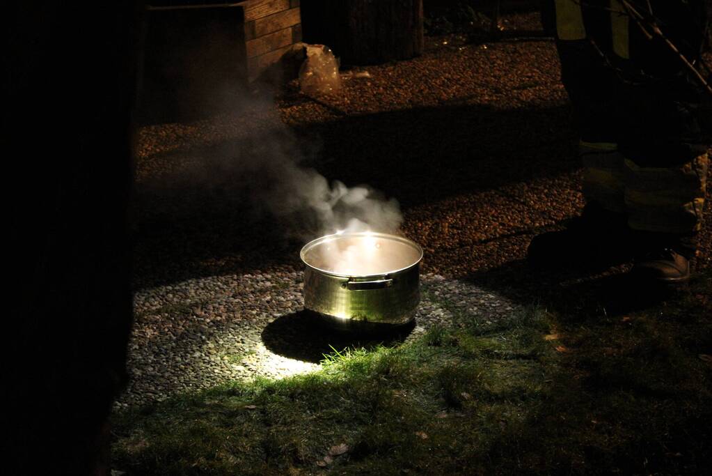Woning vol rook na vergeten pan op vuur