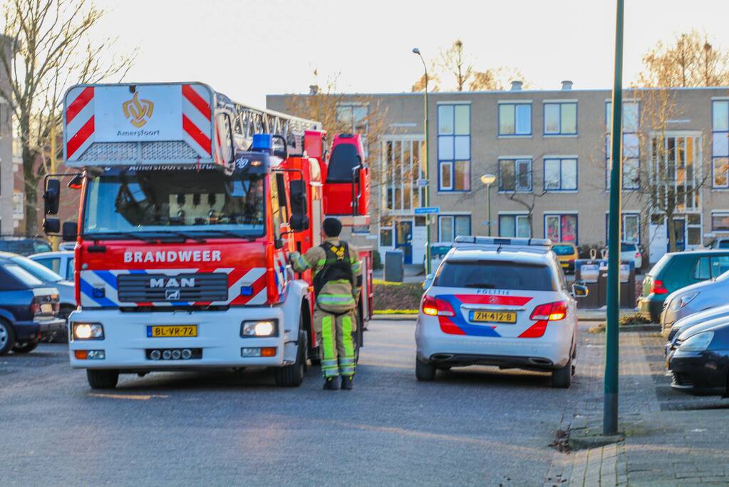 Politie doet onderzoek in appartement