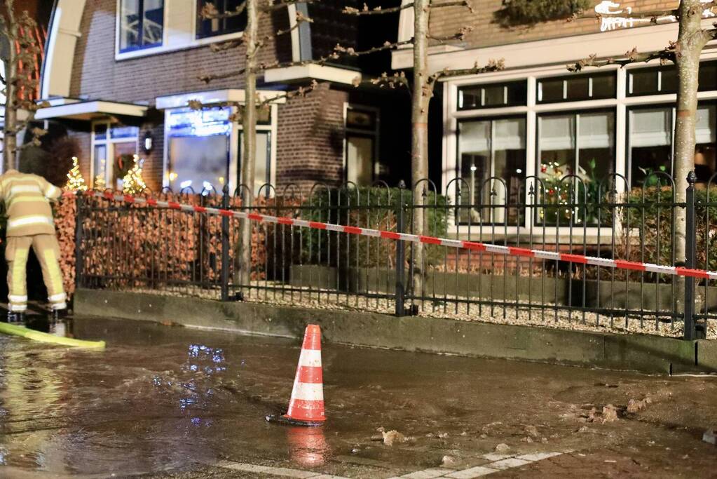 Enorme vlammen bij brand in schuur