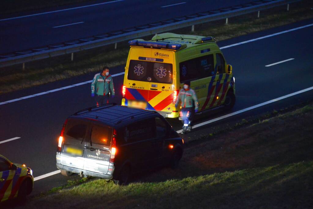 Meerder voertuigen betrokken bij botsing onder Aquaduct