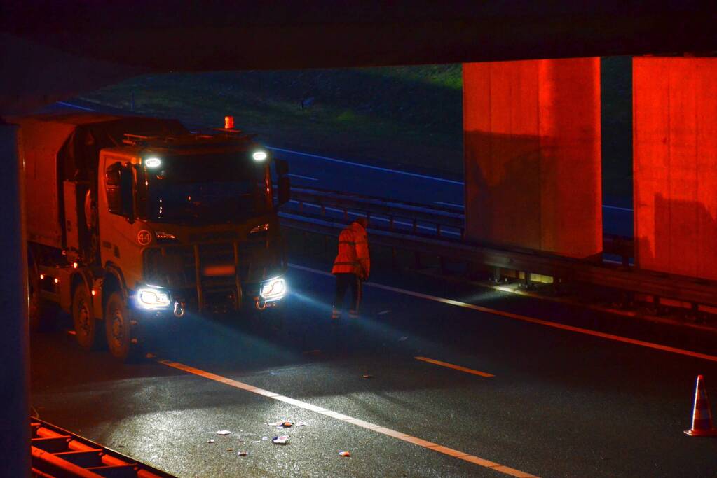 Meerder voertuigen betrokken bij botsing onder Aquaduct