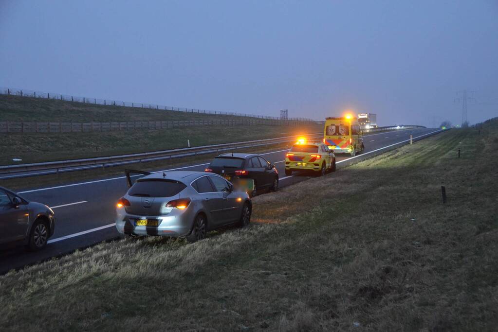 Meerder voertuigen betrokken bij botsing onder Aquaduct