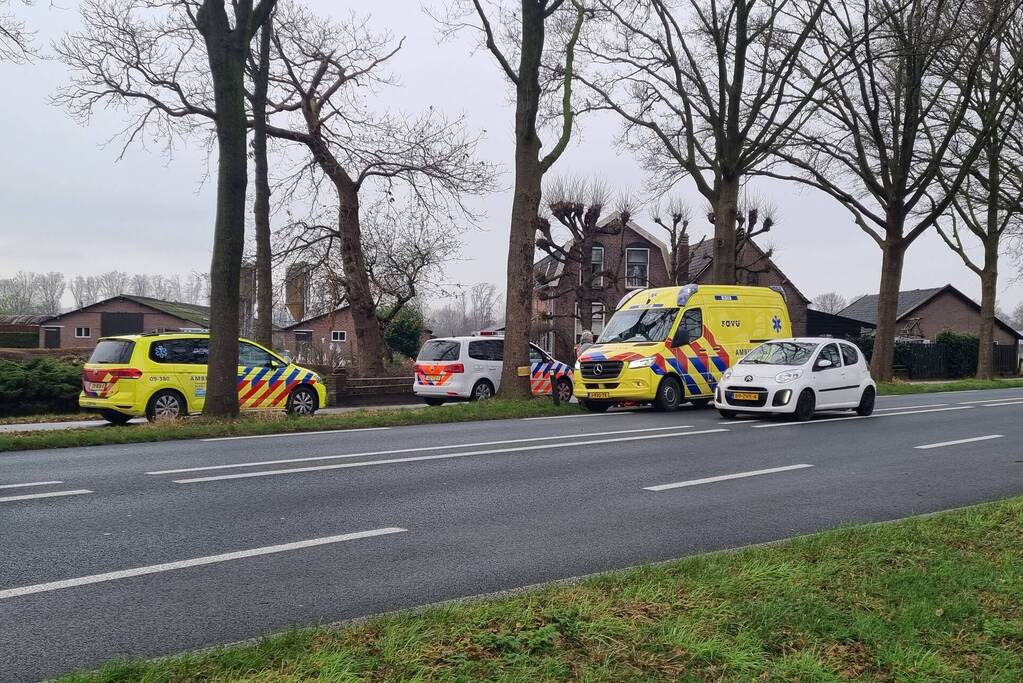 Traumateam landt voor patiënt in ambulance