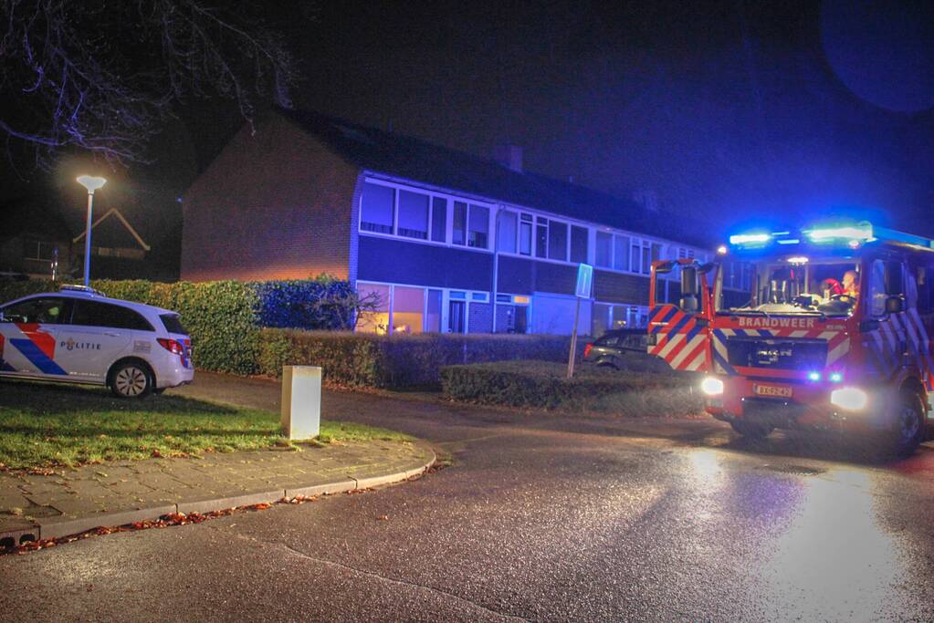 Kachel onder overkapping zorgt voor brand