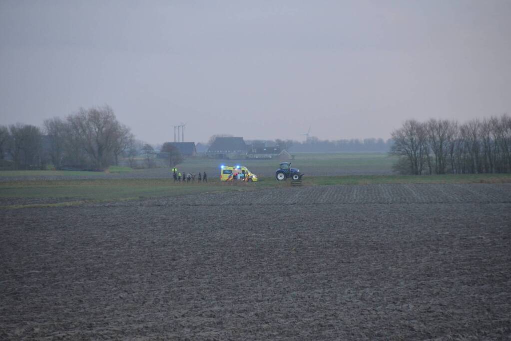 Ambulancehelikopter Medic01 landt in weiland