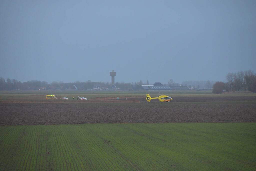 Ambulancehelikopter Medic01 landt in weiland