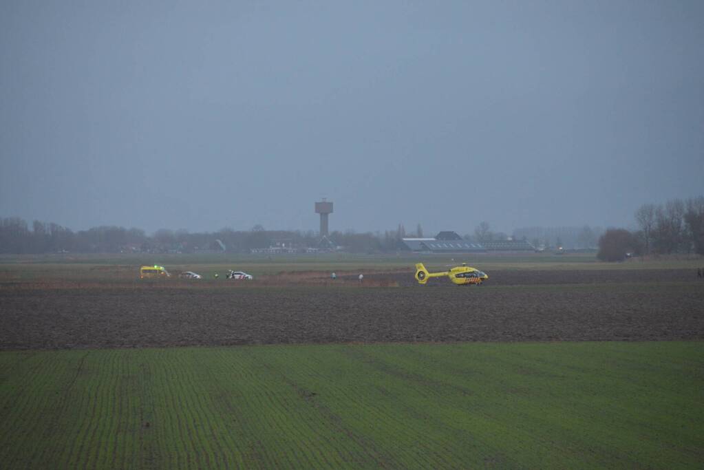 Ambulancehelikopter Medic01 landt in weiland