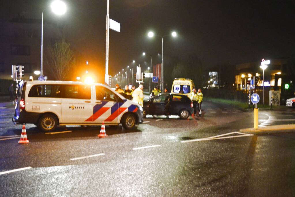 Schade na botsing tussen twee voertuigen
