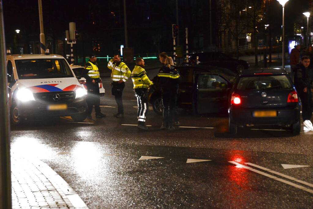 Schade na botsing tussen twee voertuigen