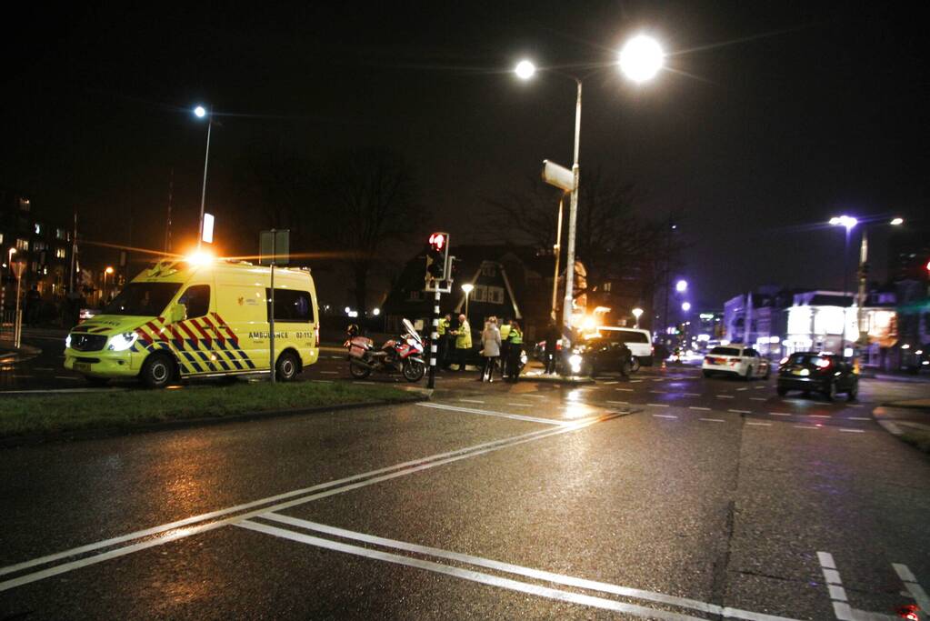 Schade na botsing tussen twee voertuigen