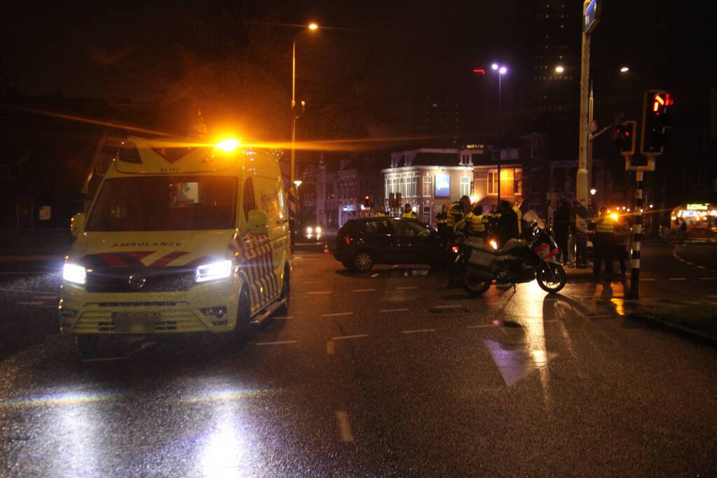 Schade na botsing tussen twee voertuigen