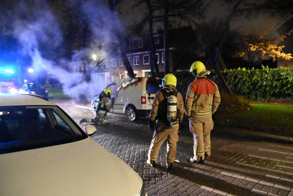 Bestelauto verwoest door brand