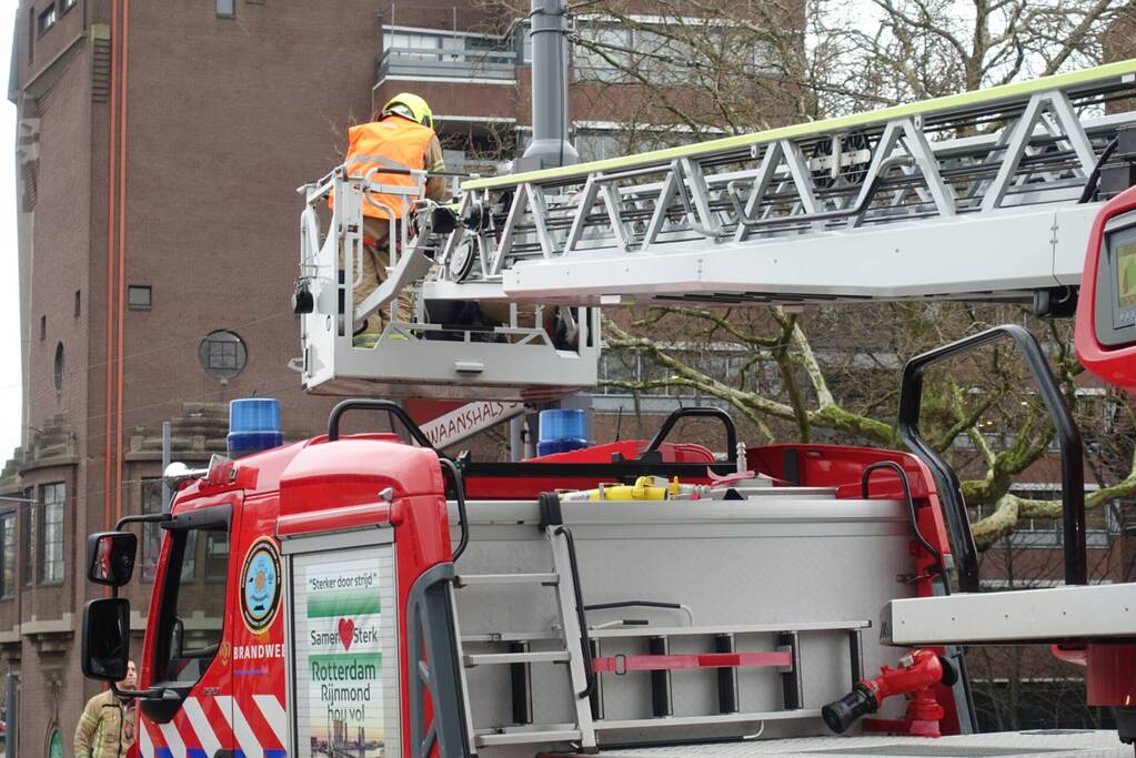 Lichtmastreclame waait los