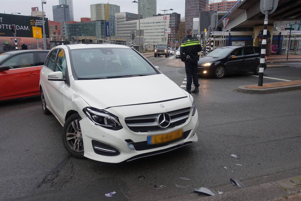 Flinke schade bij aanrijding op kruising