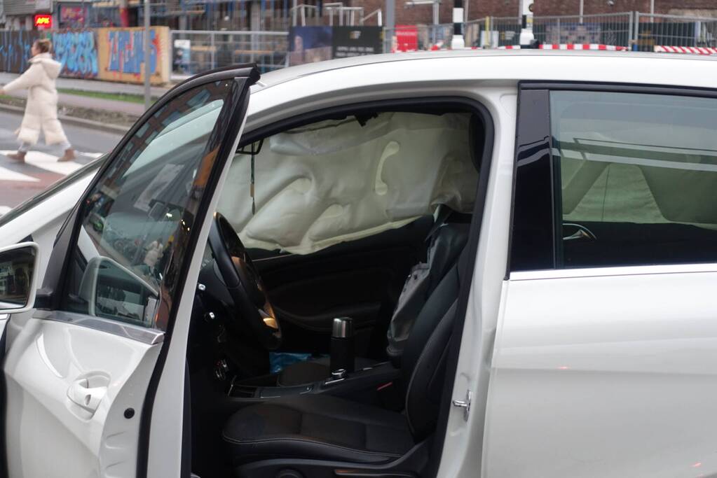 Flinke schade bij aanrijding op kruising