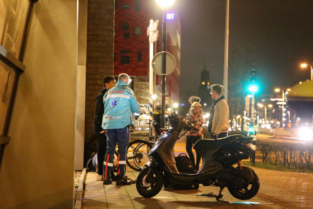 Ongeval tussen snorfietser en twee fietsers