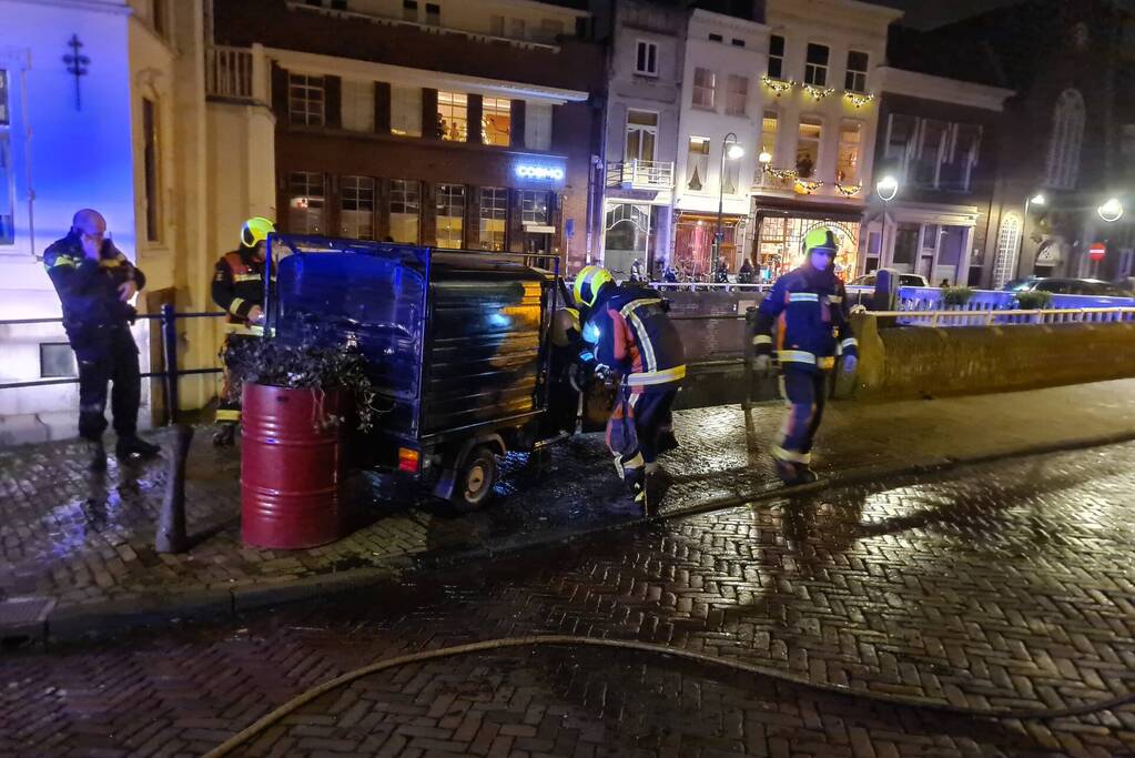 Piaggio brommobiel uitgebrand