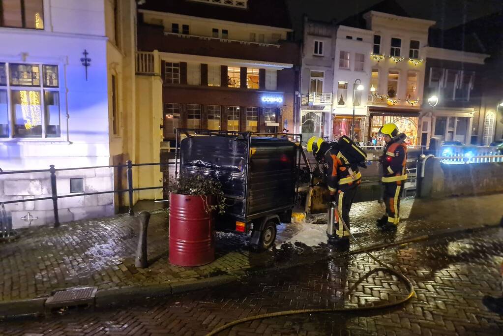 Piaggio brommobiel uitgebrand