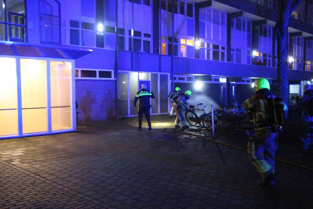 Flat ontruimd door brand in kelder