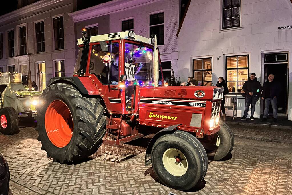 Lichtjesroute met 50 tractoren door Schouwen-Duiveland