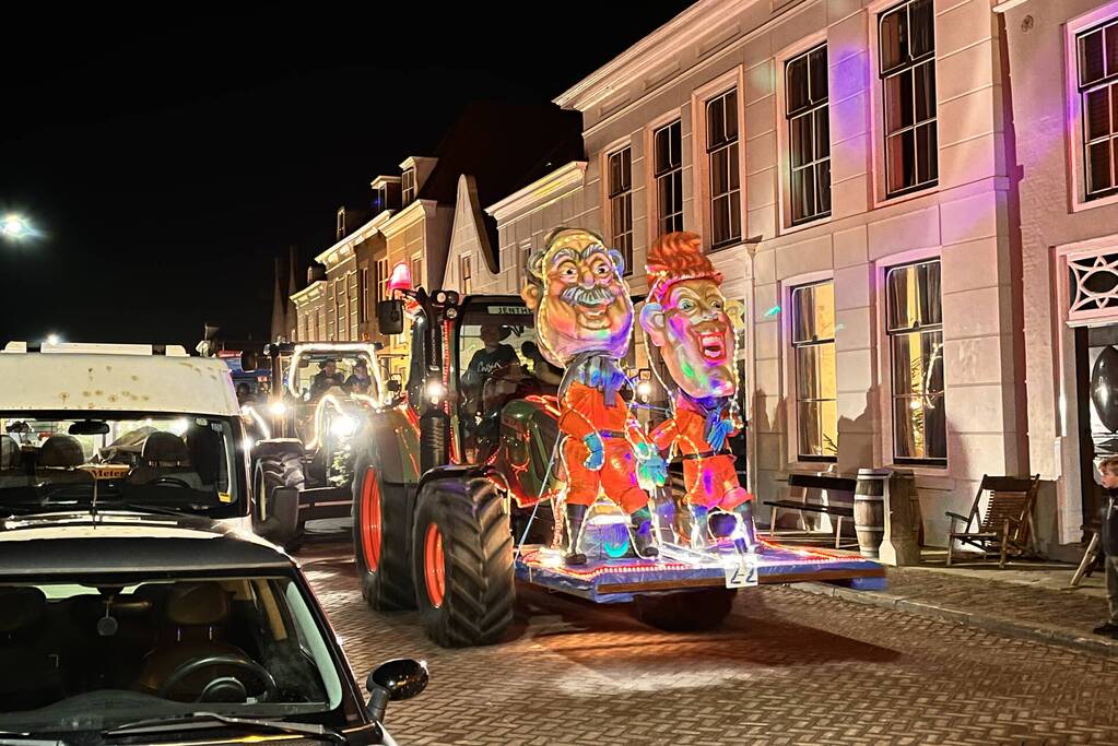 Lichtjesroute met 50 tractoren door Schouwen-Duiveland