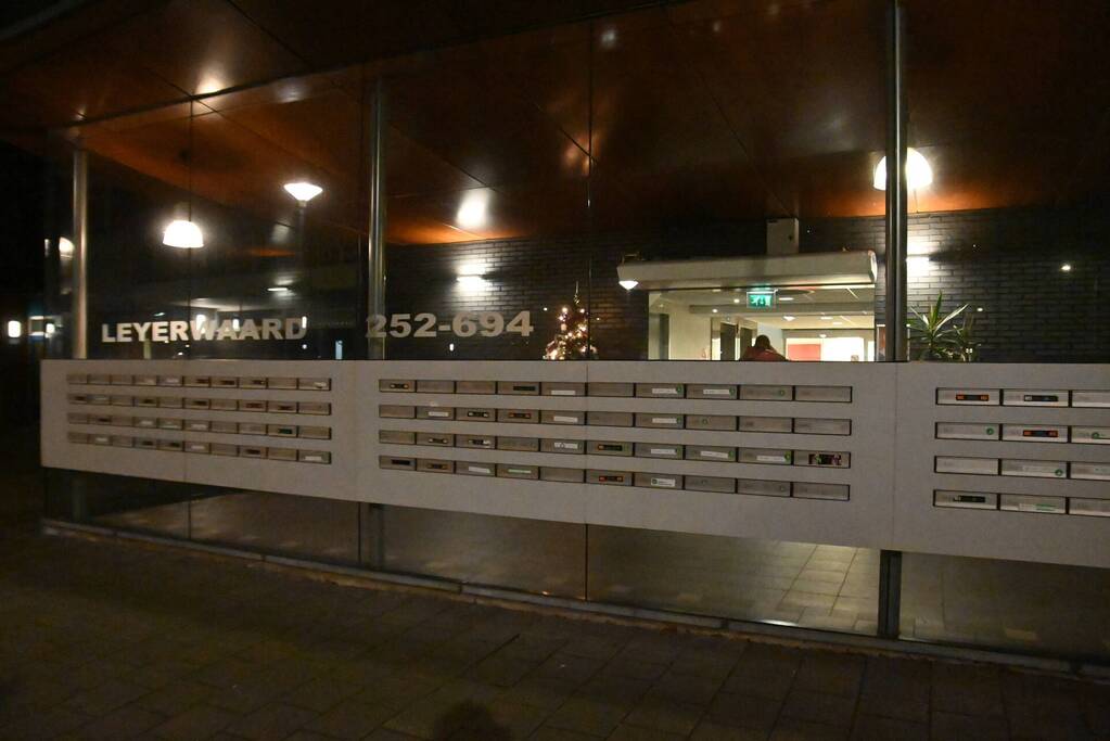 20 woningen zonder water na gesprongen leiding