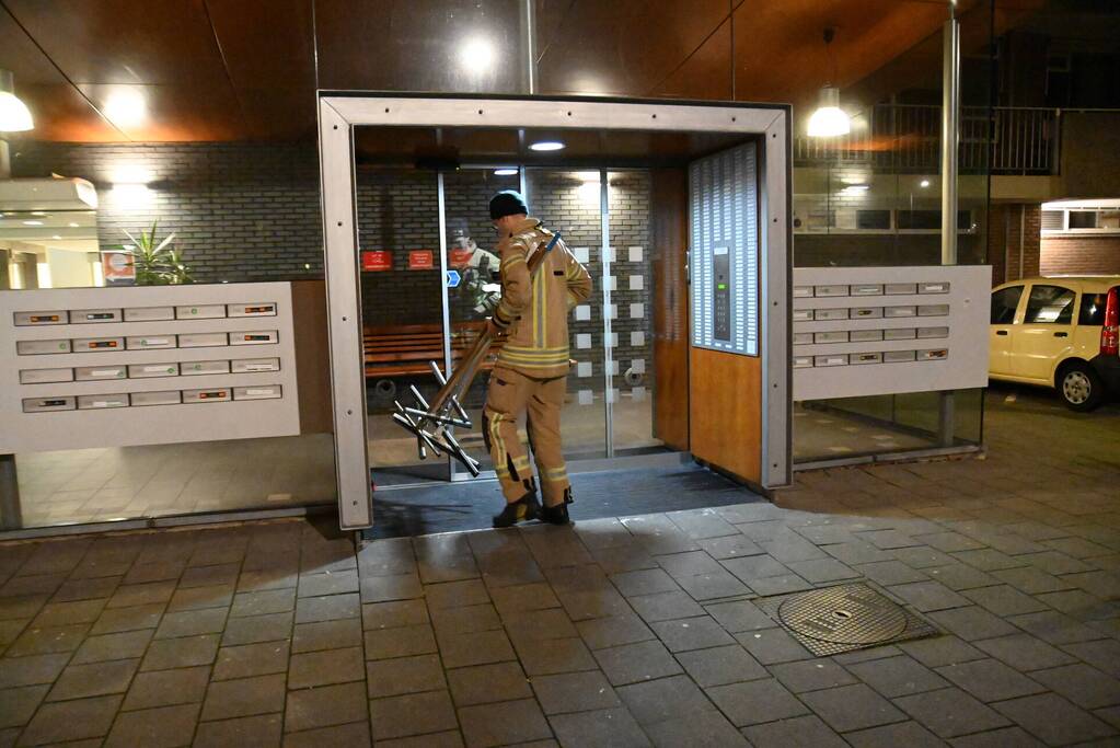 20 woningen zonder water na gesprongen leiding