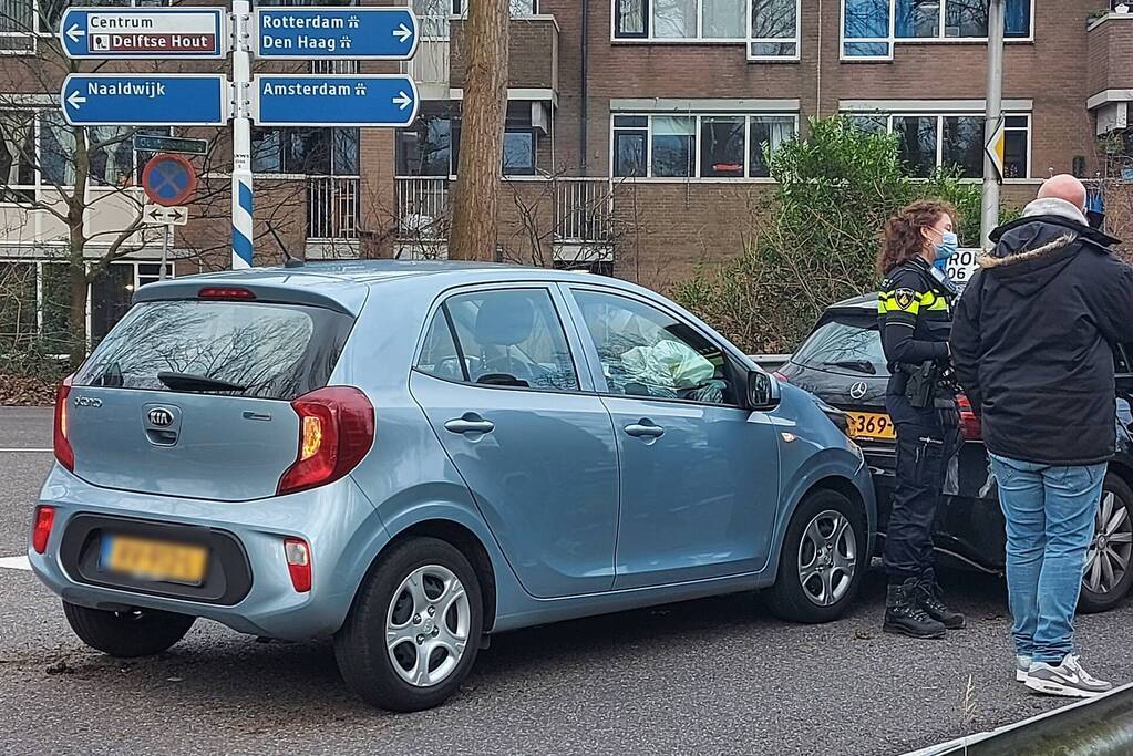 Kop-staartbotsing tussen auto en lesauto