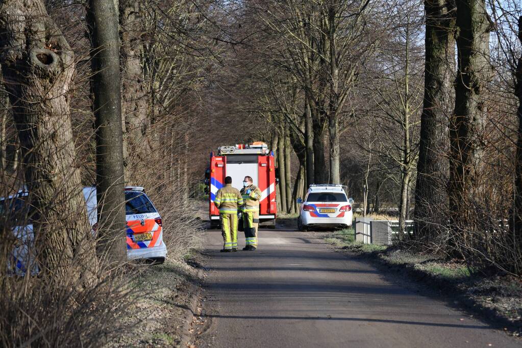 Overleden persoon aangetroffen in weiland