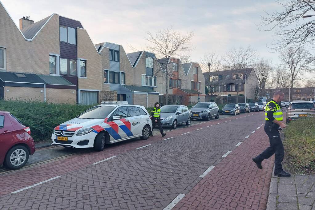 Brandweer verricht metingen in woning