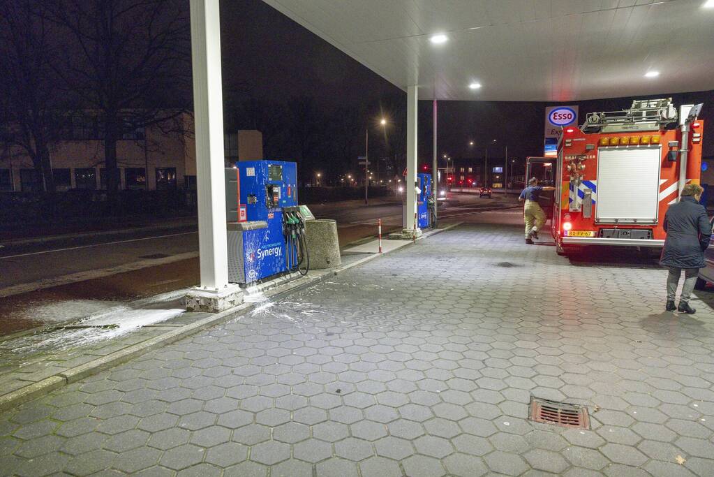 Brandstoflekkage schoongemaakt door brandweer